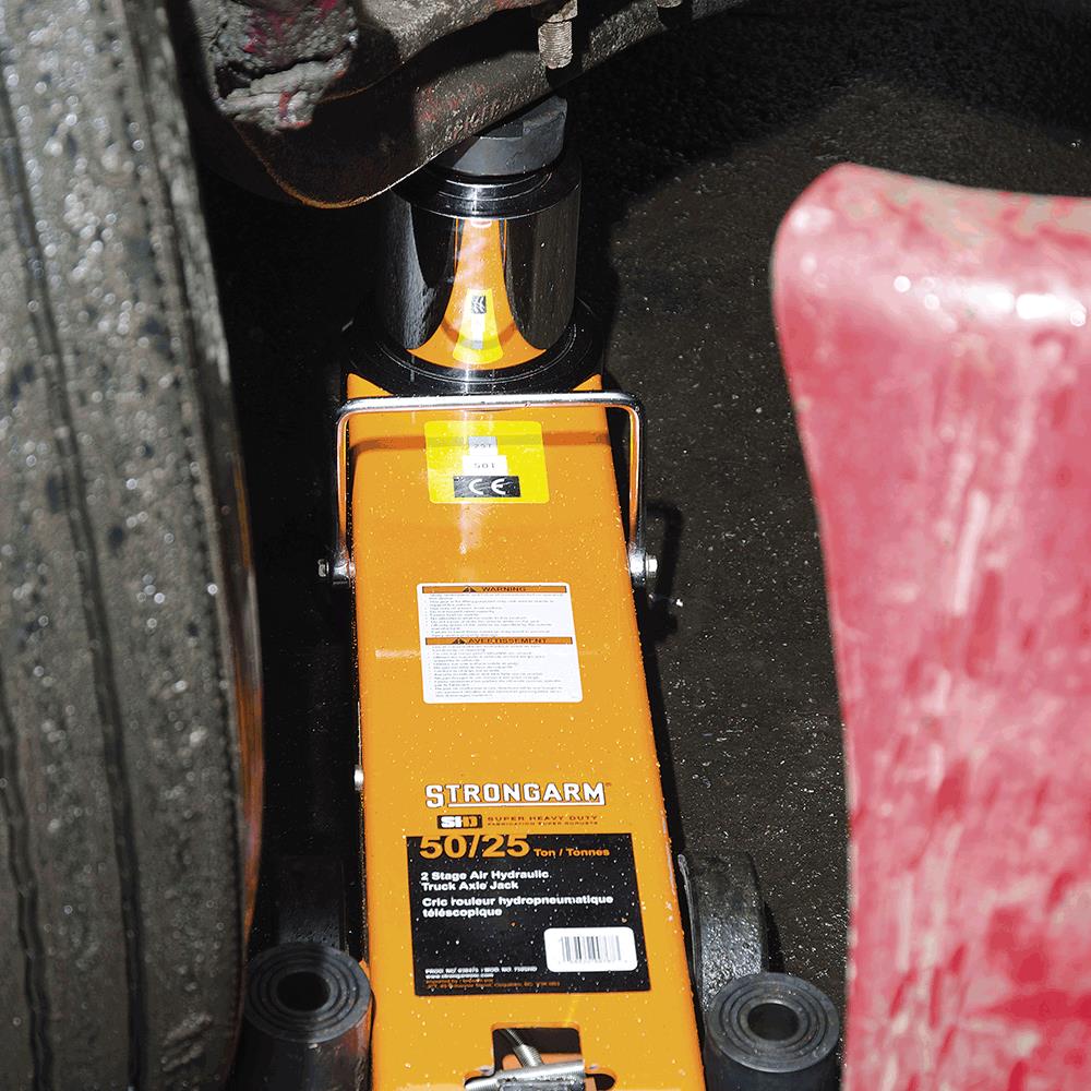Truck Jack – 2-Stage – Air/Hydraulic – Super Heavy Duty – 50/25-Ton ...